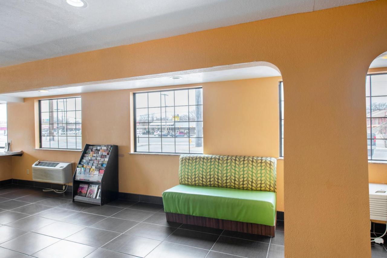 Oyo Hotel Tulsa Ok I-44/Route 66 ภายนอก รูปภาพ