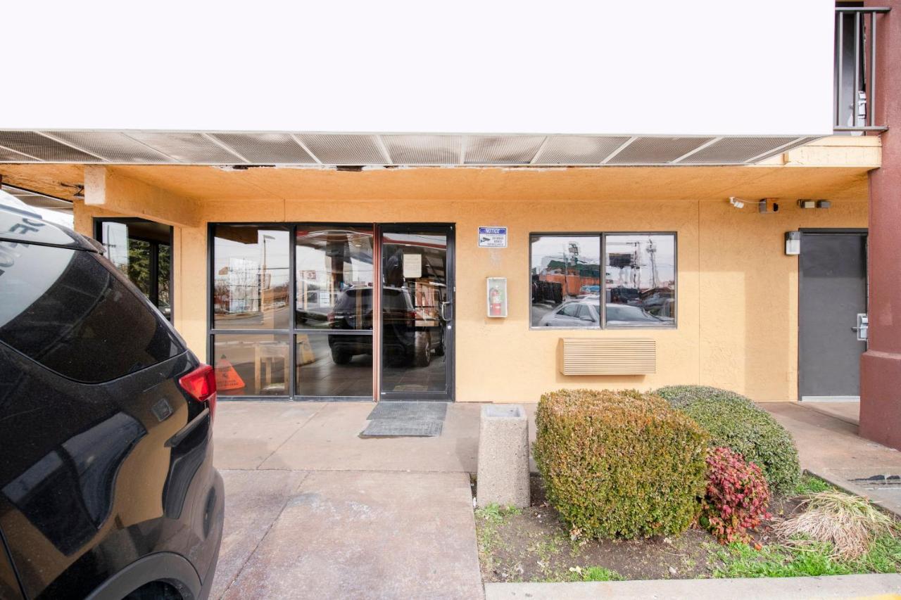 Oyo Hotel Tulsa Ok I-44/Route 66 ภายนอก รูปภาพ