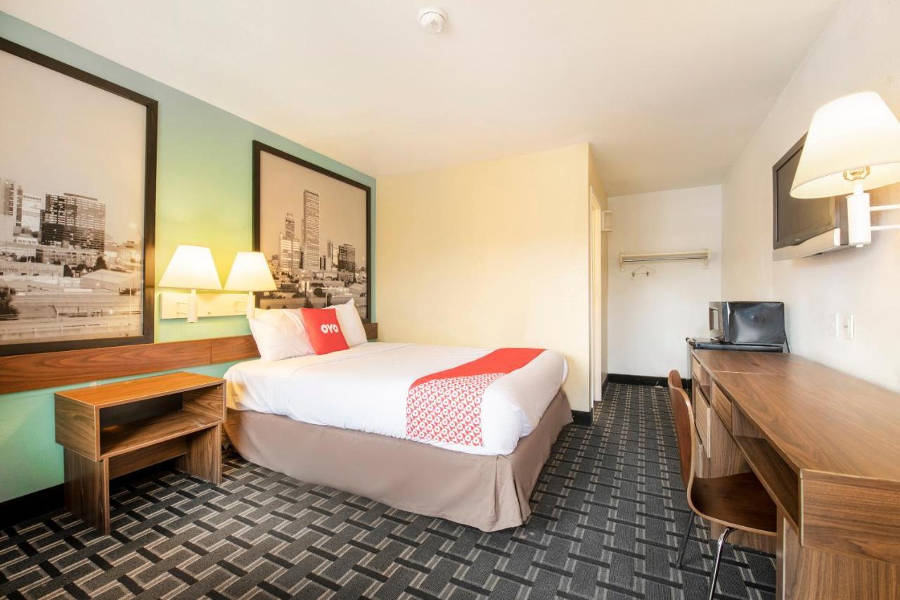 Oyo Hotel Tulsa Ok I-44/Route 66 ภายนอก รูปภาพ